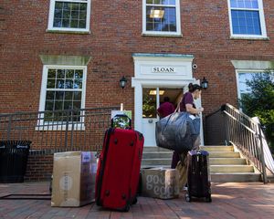 Image post by @eloncomm on Instagram