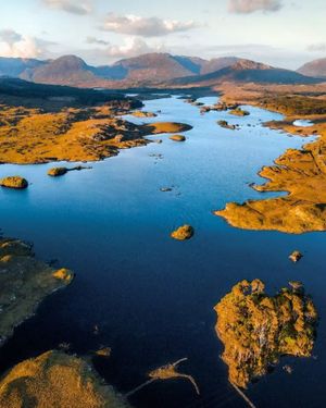 Image post by @thewildatlanticway on Instagram