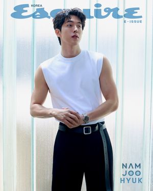 Image post by @esquire.korea on Instagram