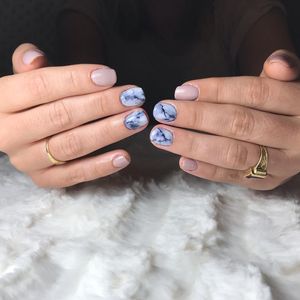 Image post by @nestanails on Instagram