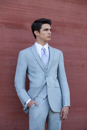 Image post by @menswearhouse on Twitter