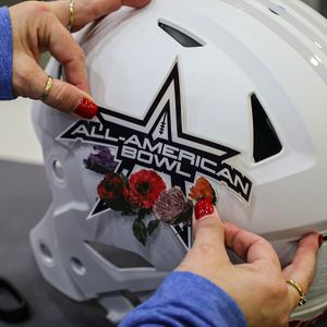 Image post by @riddellsports on Instagram