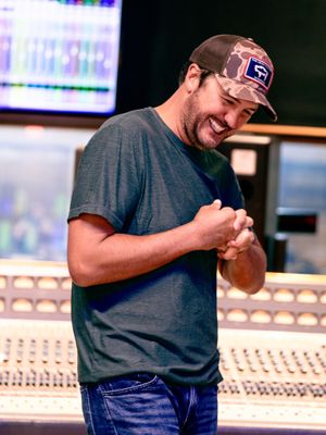 Image post by @lukebryan on Instagram
