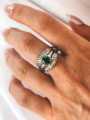 Image post by @maejeanvintage on Instagram