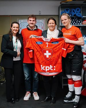 Image post by @swissicehockeywomen on Instagram