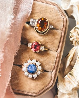 Image post by @maejeanvintage on Instagram