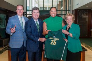 Image post by @USF_BeachVB on Twitter