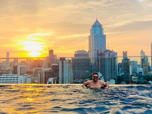 Image post by @simonvhardy on Instagram