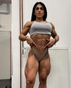 Image post by @figen.sahin_ifbbpro on Instagram