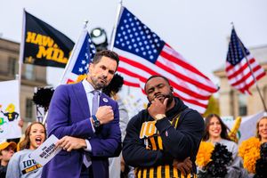 Image post by @mattleinartqb on Instagram