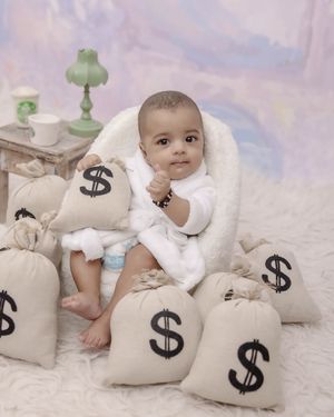 Image post by @newbornbabyphotographystudio on Instagram