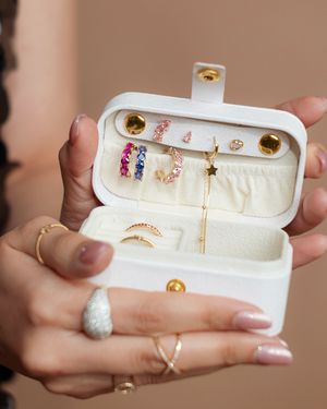 Image post by @doradusjewels on Instagram
