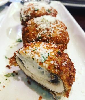 Image post by @Houlihans on Twitter