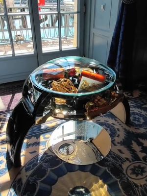 Image post by @ellemenhk on Instagram