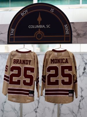 Image post by @coloniallifearena on Instagram