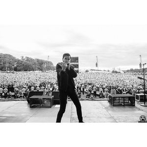 Image post by @therealjeremymckinnon on Instagram