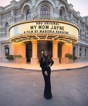 Image post by @therealmariskahargitay on Instagram