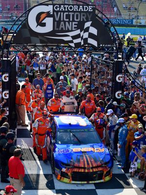 Image post by @teamhendrick on Instagram