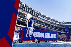 Image post by @metlifestadium on Instagram
