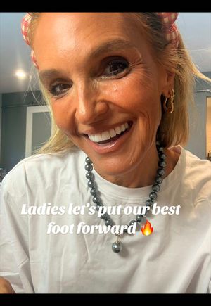 Video post by @shop.with.caroline on TikTok