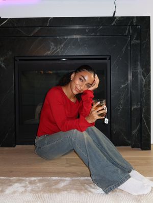 Image post by @charlizeglass on Instagram