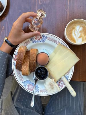 Image post by @kerastase_official on Instagram