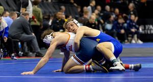 Image post by @HofstraWREST on Twitter