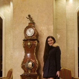 Image post by @zarinamunavarzadeh_official on Instagram