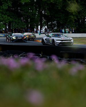 Image post by @gradientracing on Instagram