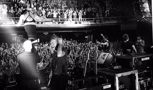 Image post by @thewarfield on Twitter
