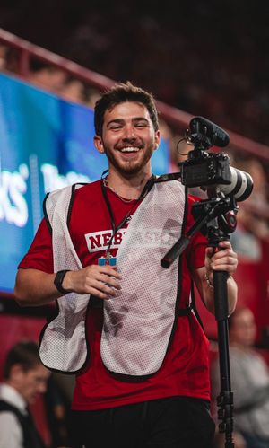 Image post by @EthanWldn on Twitter