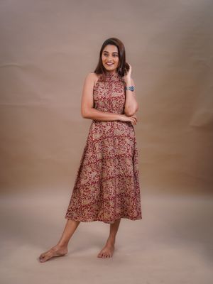 Image post by @shraddhaa_trends on Instagram