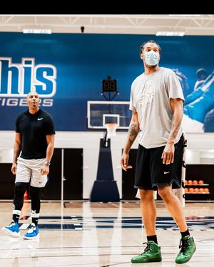 Image post by @iam1cent on Instagram