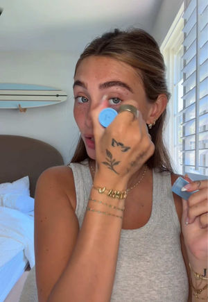 Video post by @melodyymiles on TikTok