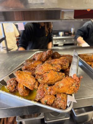 Image post by @wingnutzbarandgrill on Instagram