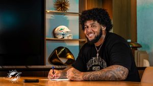 Image post by @MiamiDolphins on Facebook