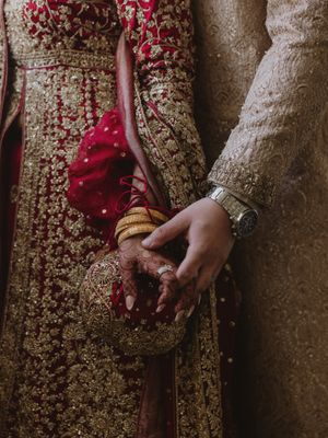 Image post by @thismodernlovephoto on Instagram