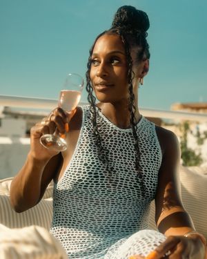 Image post by @issarae on Instagram