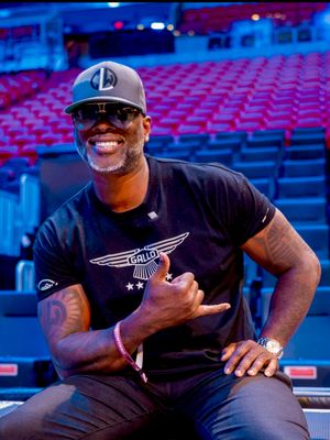 Image post by @coachlarrywade on Instagram