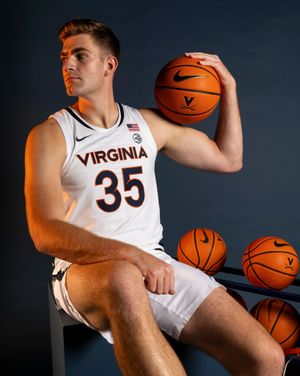 Image post by @uvamenshoops on Instagram