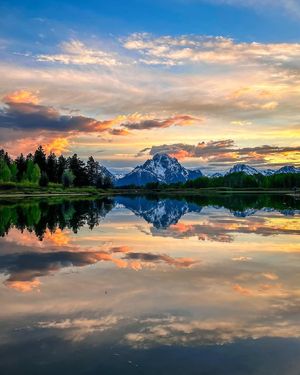 Image post by @nationalparkscollective on Instagram