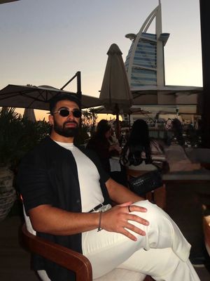 Image post by @doctordehal on Instagram