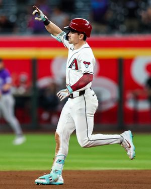 Image post by @losdbacks on Instagram
