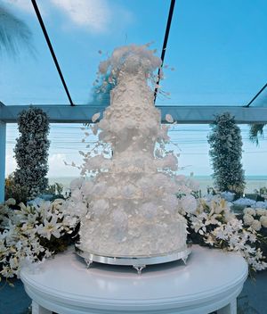 Image post by @rr_cakedesigners on Instagram