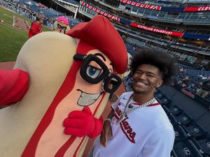 Image post by @clehotdogs on Instagram