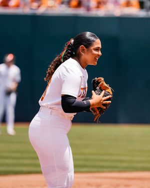 Image post by @texassoftball on Instagram
