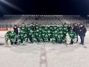 Image post by @HockeyDayMN on Twitter