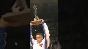 Video post by @nyknicks on YouTube