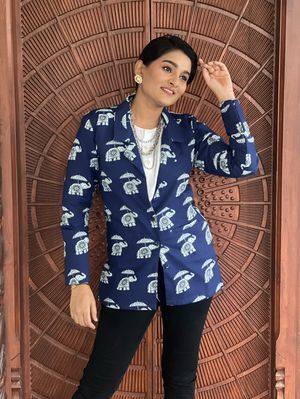 Image post by @shraddhaa_trends on Instagram