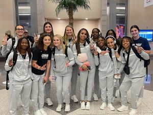 Image post by @UTRGVwbb on Facebook